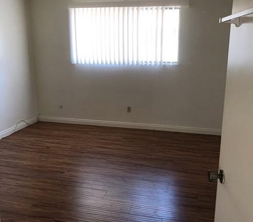 4th image of 721 S Webster Ave APT 26