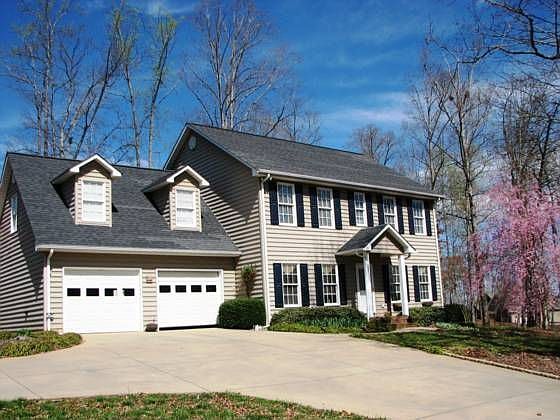 2nd image of 237 Shepherds Creek Cir