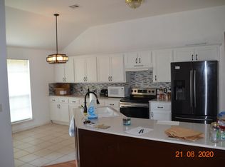 324 SW 40th St, Moore, OK 73160