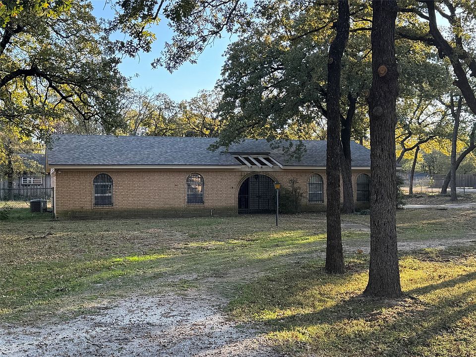 1st image of 5710 Woodcrest Dr
