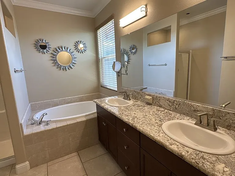3921 W Payson Ave — Photo 17