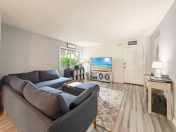 2nd image of 1346 E Hillcrest Dr Unit 44