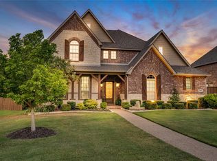 9818 Waters Ln, Rowlett, TX 75089