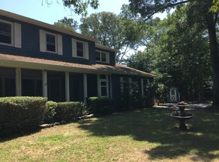 40 Yale Dr, Hampton Bays, NY 11946