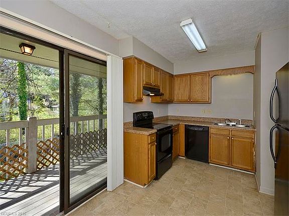 3rd image of 380 Corbly Dr