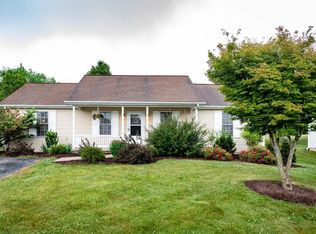 121 Lofton Dr, Weyers Cave, VA 24486