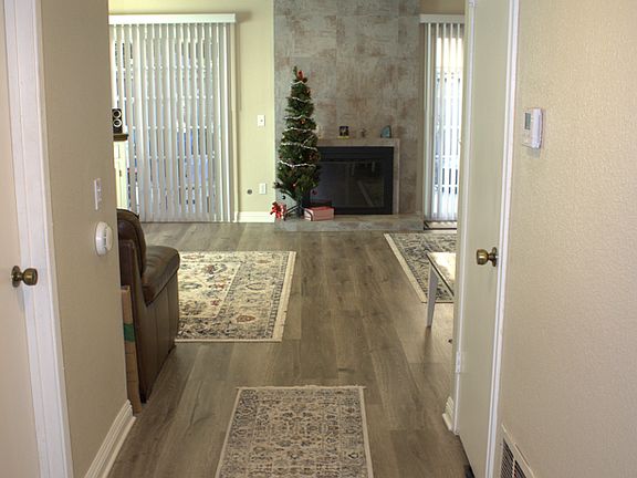 4th image of 919 Plaza Escondido