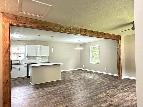 2nd image of 504 Glen Canyon Dr