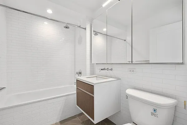 Rented by Greystar | media 11