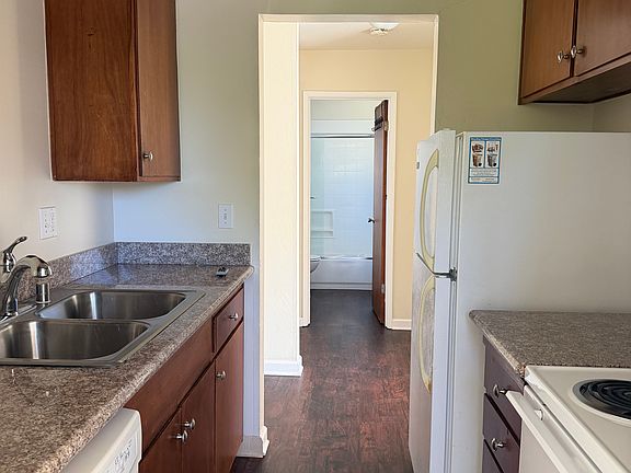 2nd image of 2295 Latham St APT 8