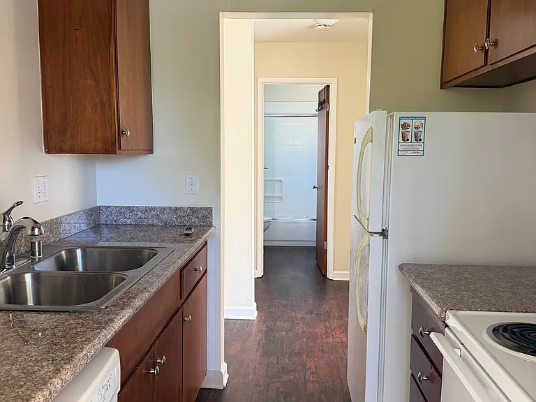 2295 Latham St #8 — Photo 2