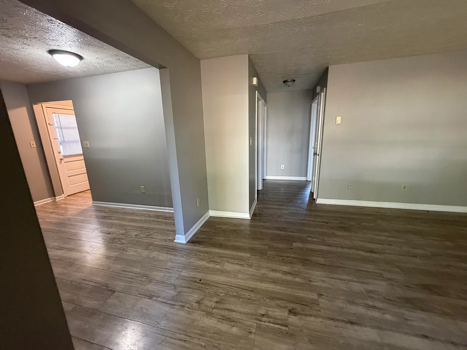 2 bed, 1.0 bath, 840 sqft, $1,100 — Photo 3