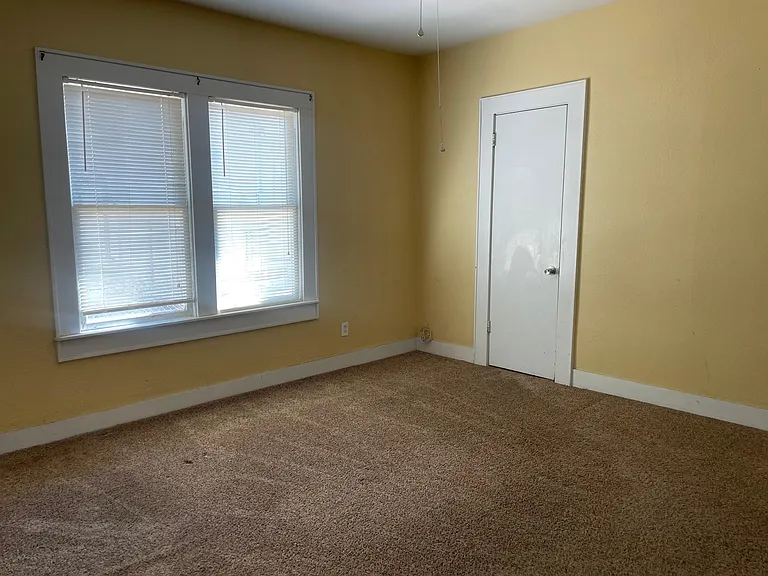 421 Kirkwood St — Photo 13
