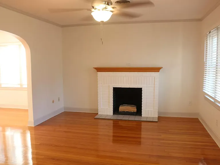 910 W York Ave — Photo 29