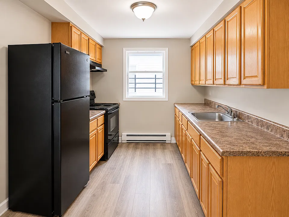 312 Littleton Ave #3A