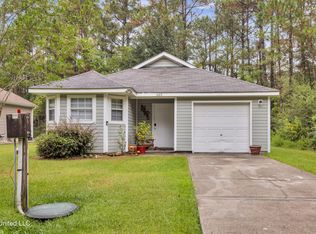 6122 E Jackson St, Bay Saint Louis, MS 39520