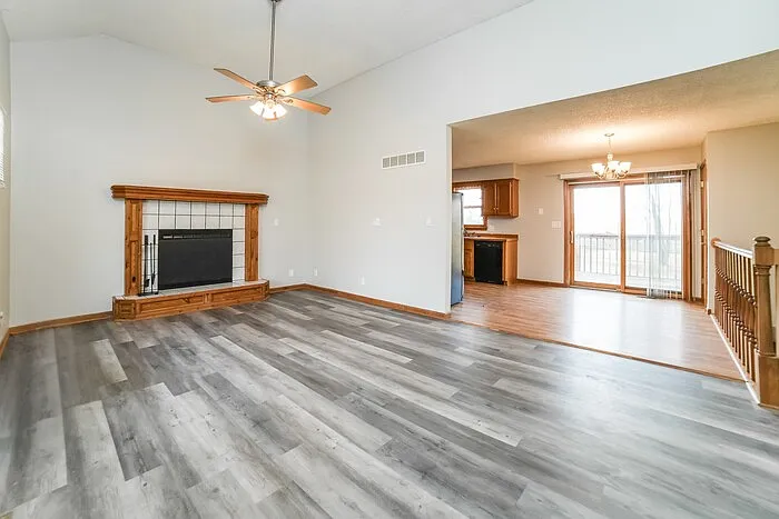 3 bed, 2.0 bath, 1540 sqft, $1,995 — Photo 3