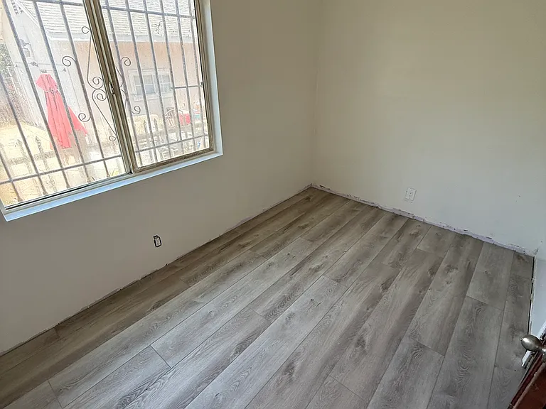 8930 S Vermont Ave — Photo 51