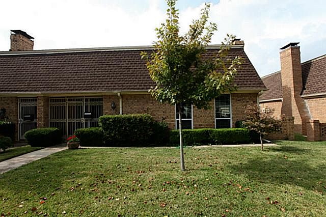 1st image of 3006 Squireswood Dr