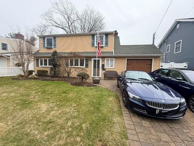 85 Riverside Avenue, Massapequa, NY, 11758