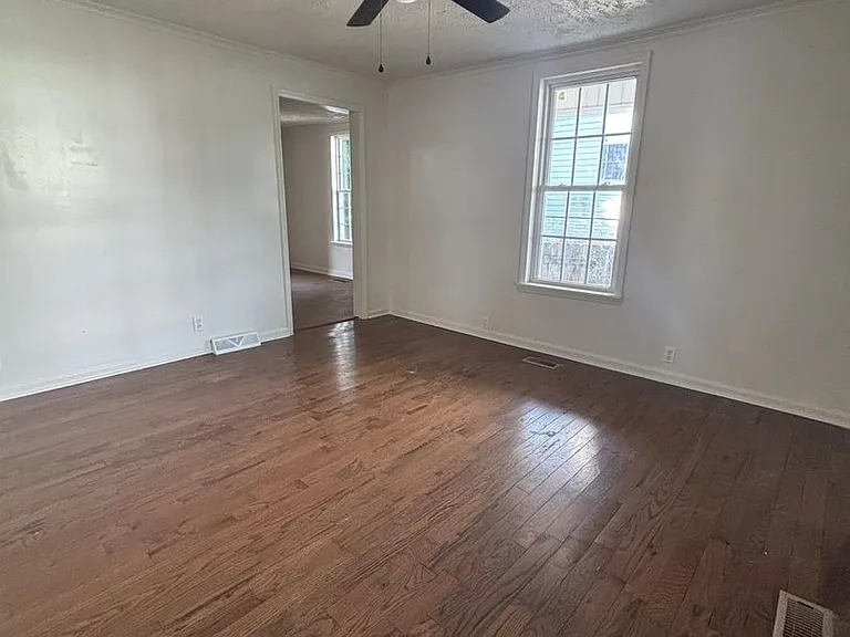 836 W Sprague St — Photo 4