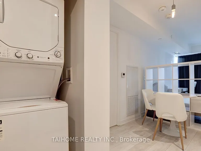 501 Yonge St #1806 — Photo 16