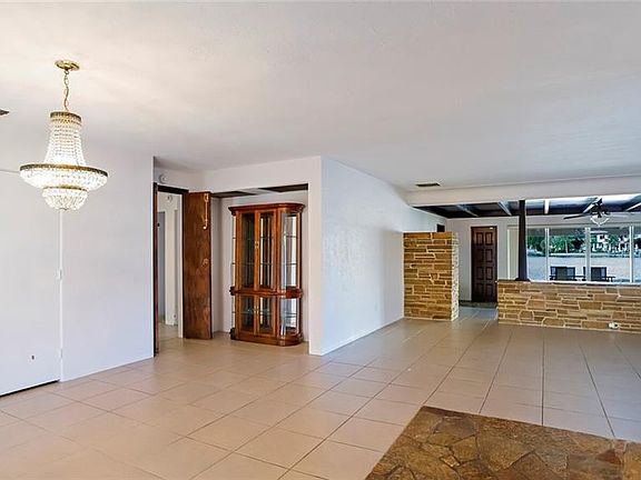 2nd image of 826 Placido Way NE