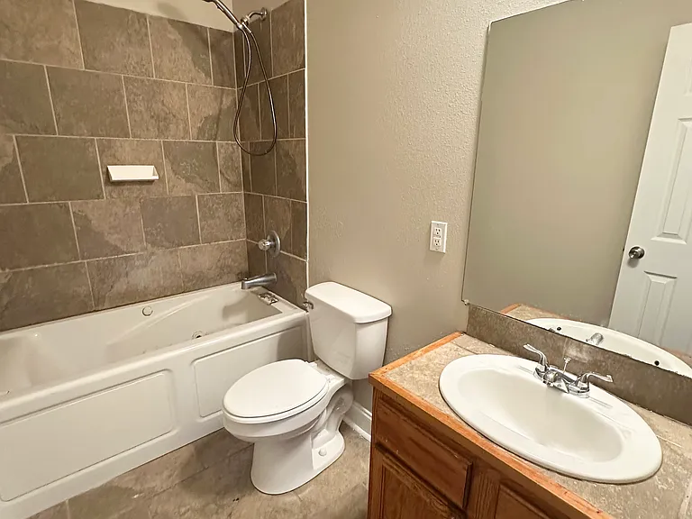 307 Sophie St — Photo 11