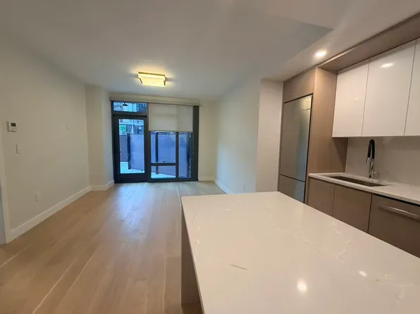 38-20 Parsons Boulevard image 6 of 6