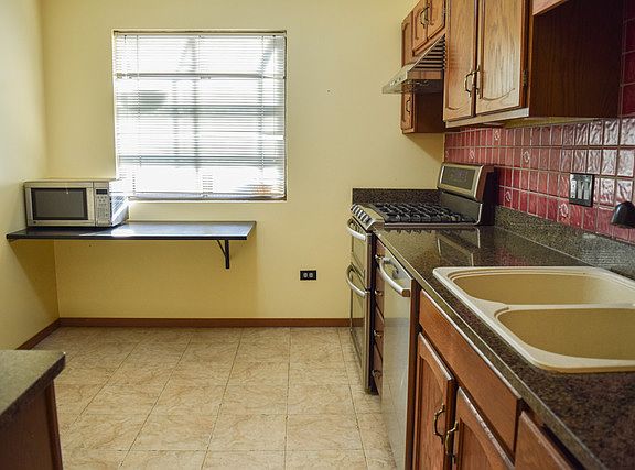 4th image of 364 Elizabeth Dr #D