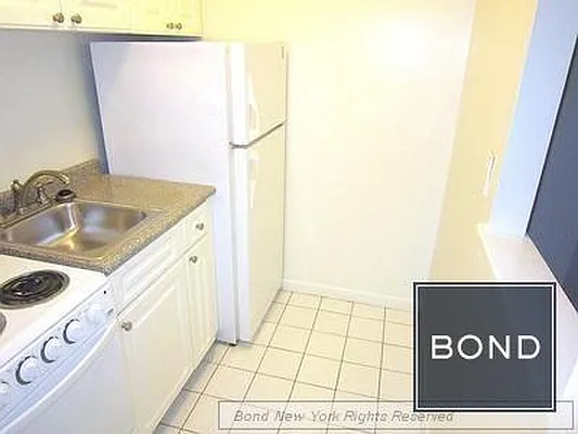 Rented by Bond New York | media 11