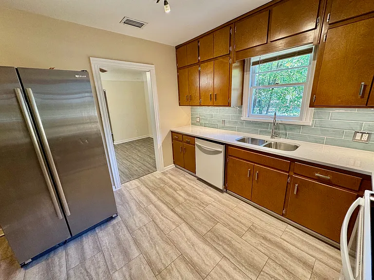3102 College St — Photo 10