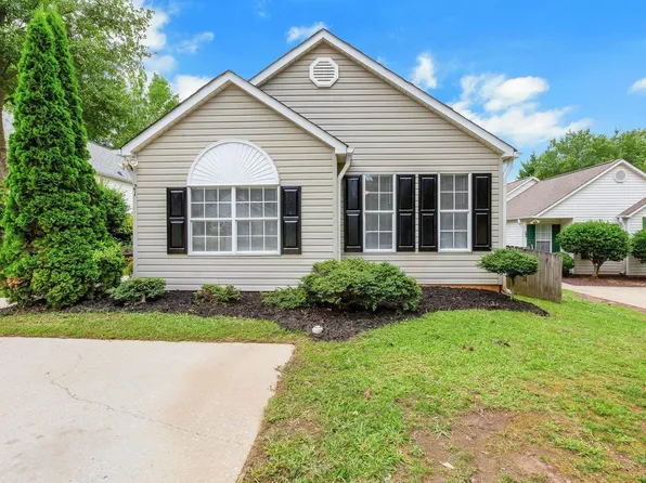21 Lantern Ln, Greer, SC 29651