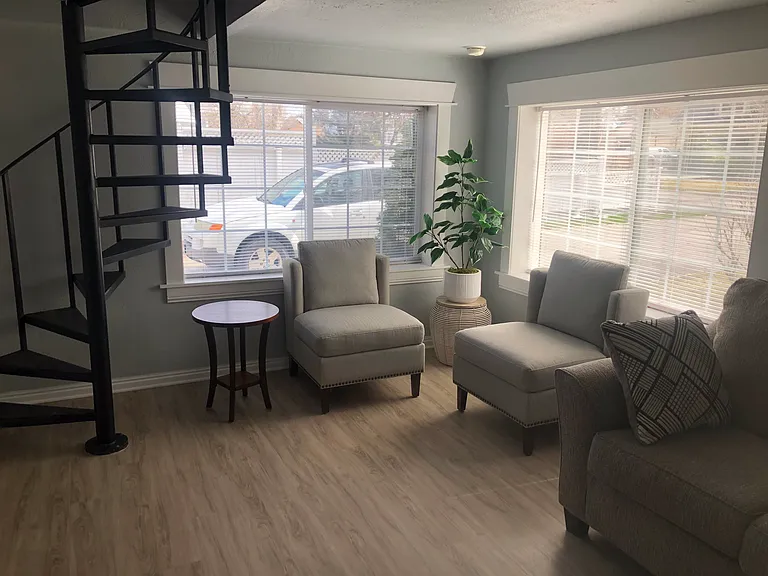 2902 W Agate St — Photo 3