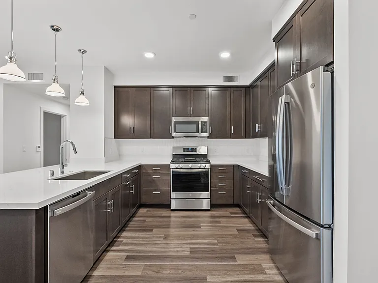 800 Santa Barbara St — Photo 11