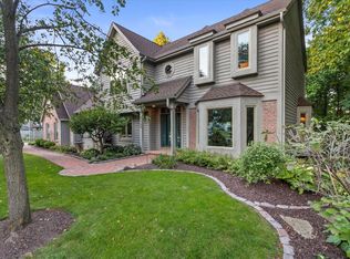 3460 S Raymond Rd, New Berlin, WI 53151