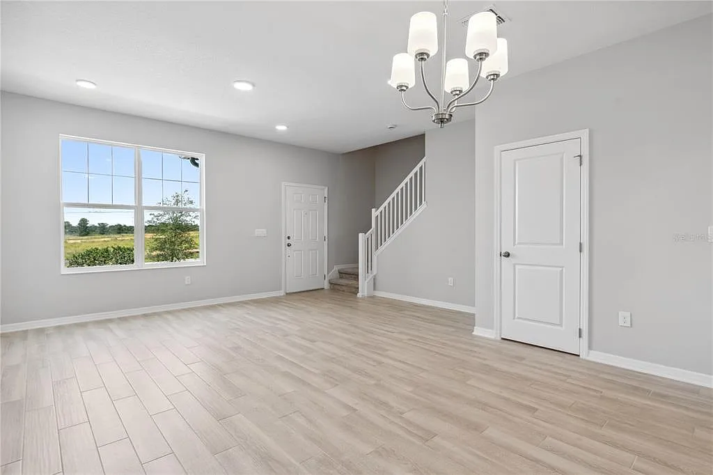 3 bed, 2.5 bath, 1688 sqft, $2,625 — Photo 4