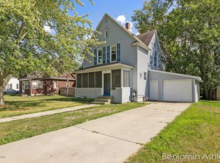 825 Harrison St, Belding, MI 48809