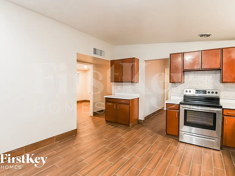 8940 E Pine Valley Dr — Photo 4