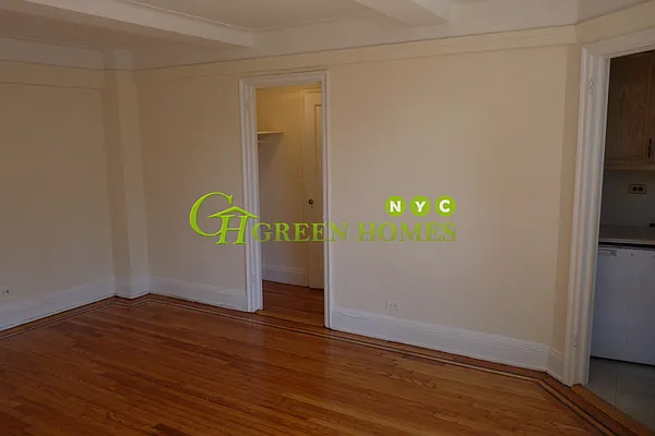 Rented by Green Home NY Realty LLC | media 10