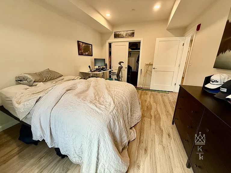 458 Washington St #202 — Photo 6