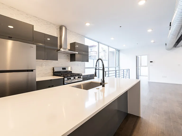 1520 N Marshall St #1 — Photo 4