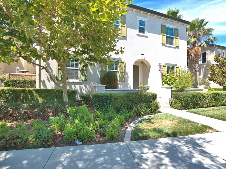 13072 Irisbend Ave