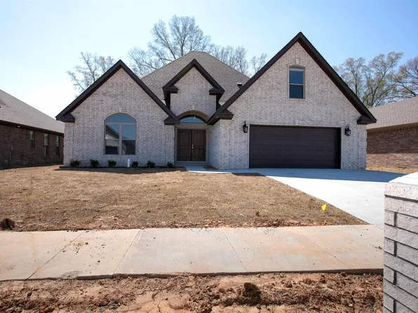 68 Lucia Ln, Maumelle, AR 72113