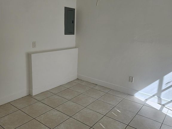 5th image of 1212 N Federal Hwy APT 1