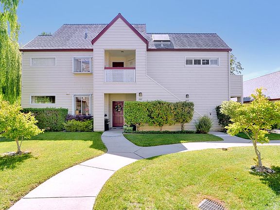 2nd image of 1402 Chelsea Way