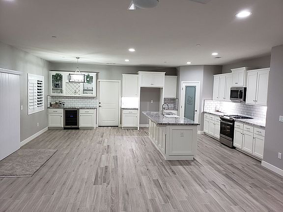 2nd image of 10775 Mesquite St
