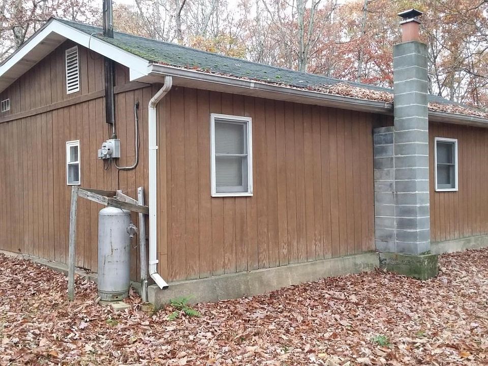 2nd image of 151 Beaver Station Rd