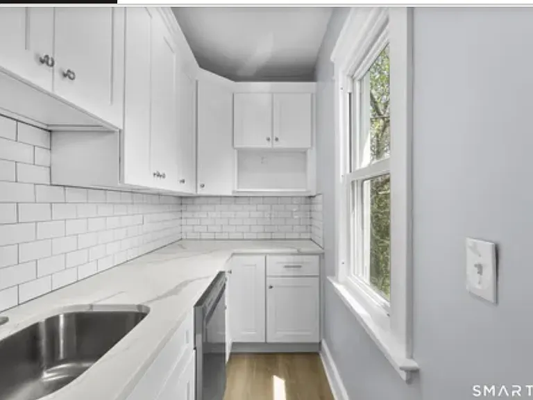 11 Young St #1 — Photo 8
