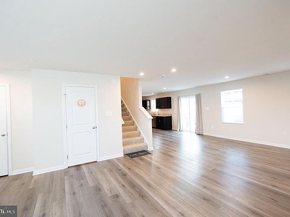 4th image of 120 Mariners Way